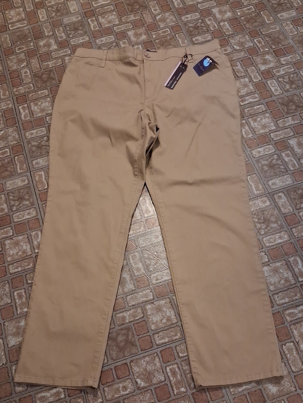 Gloria Vanderbilt Women’s Khaki Straight-Leg Trousers Size 16w